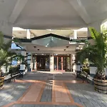 Emerald Wellness & *
