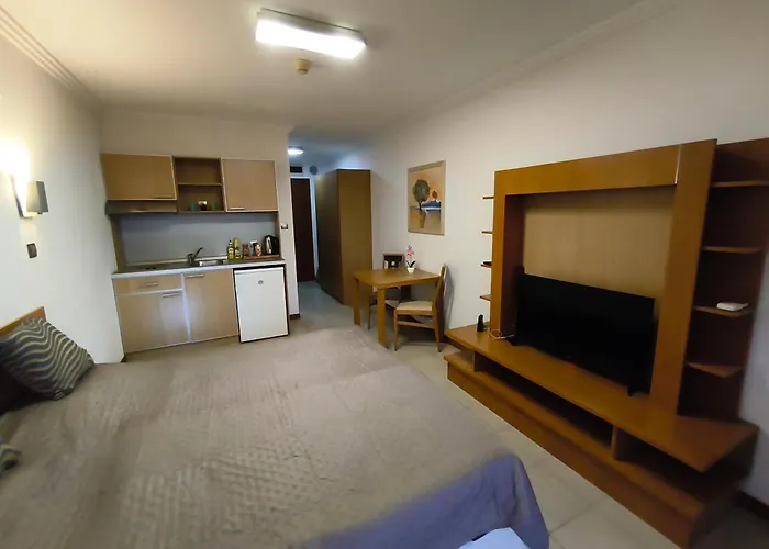 Emerald Wellness & *