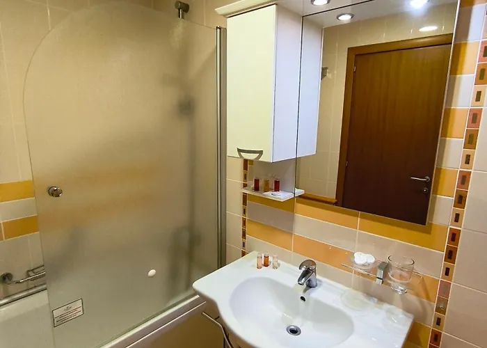 Resort Emerald Wellness & *