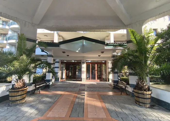 Emerald Wellness & *