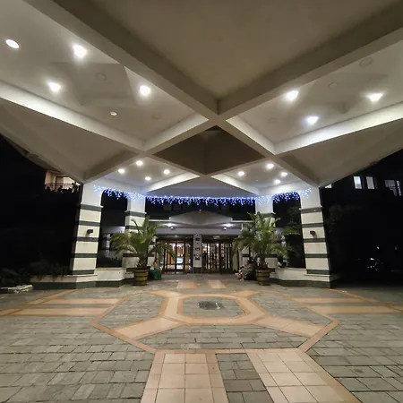 Complex Emerald Wellness &